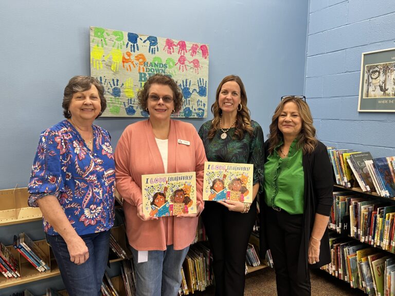 Georgia Foundation for Agriculture, Georgia Farm Bureau & Georgia EMCs donate ag books to local libraries